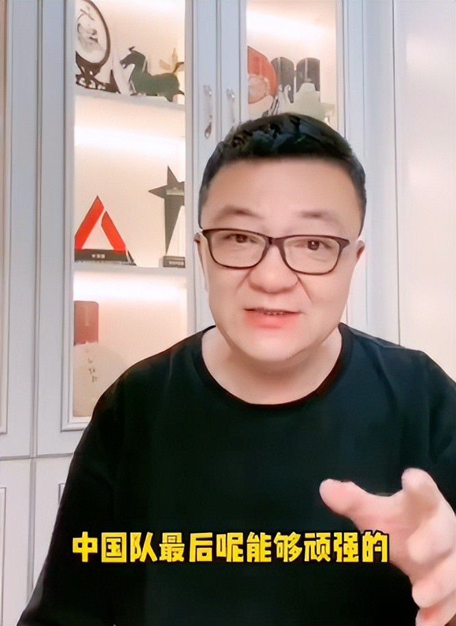 对此JoseAlvarezHaya在西班牙六台节目中说道：“在公布名单之后，哈维接到了电话。